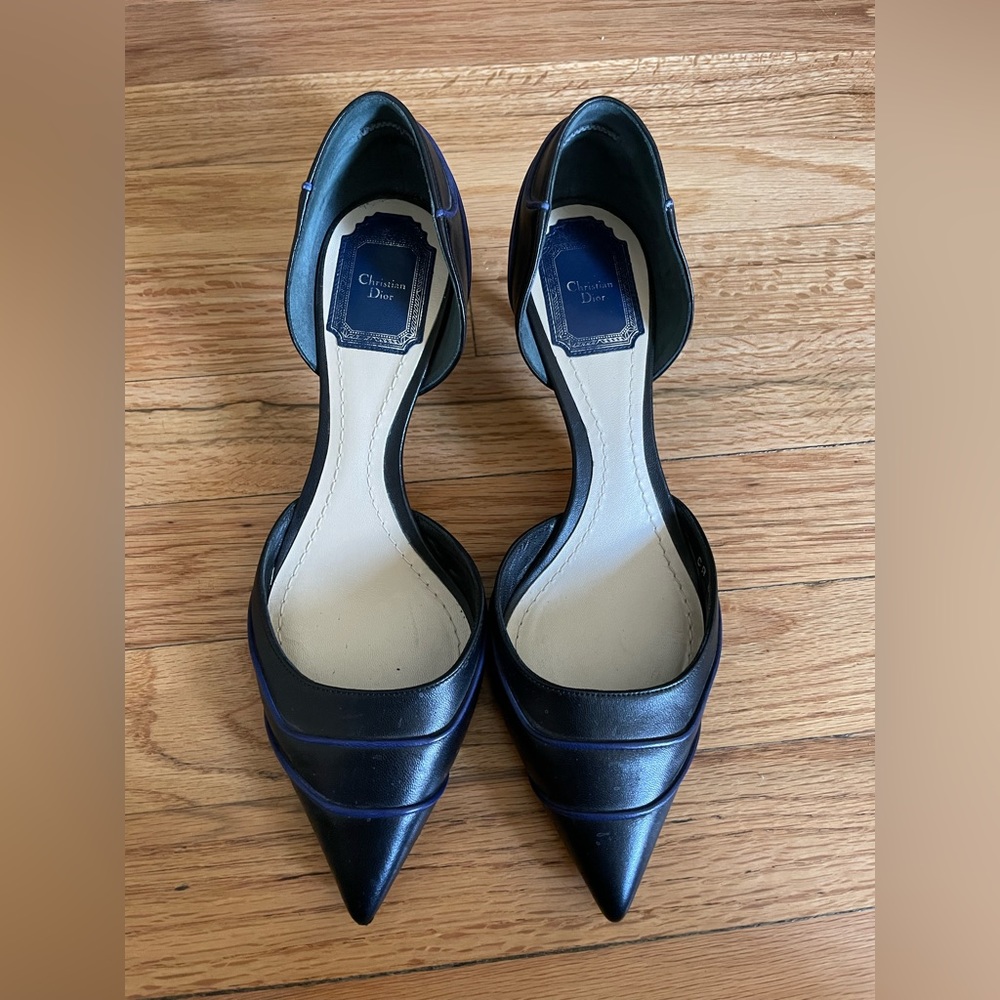CHRISTIAN DIOR Black & Navy Leather D'Orsay Pointy-Toe Kitten Heel Pump 37